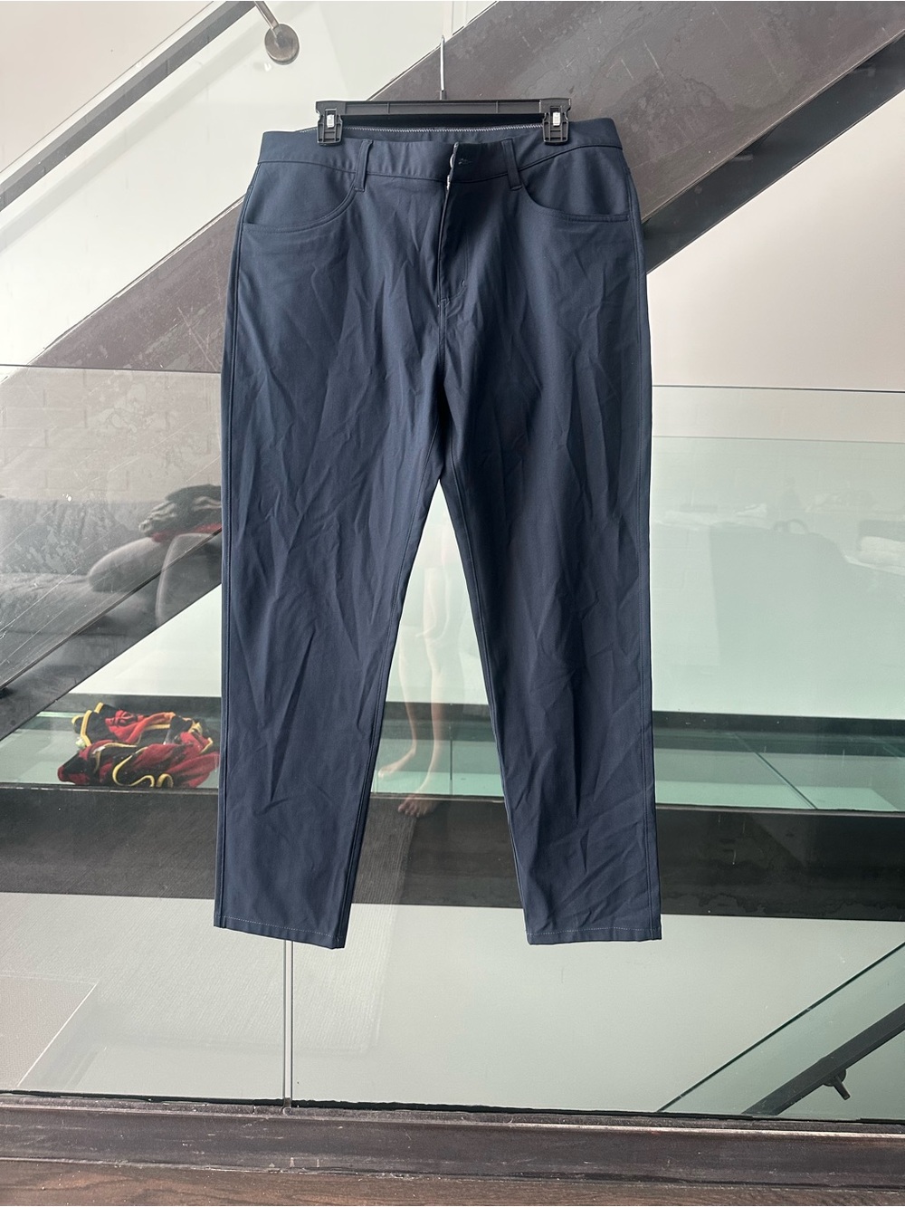 Vuori Meta Pant Men’s Size 34 Navy Performance 5-Pocket Athletic Slim Golf Trave
